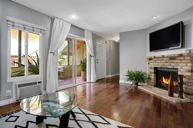 Photo - 2319 Curlew St Unit 2