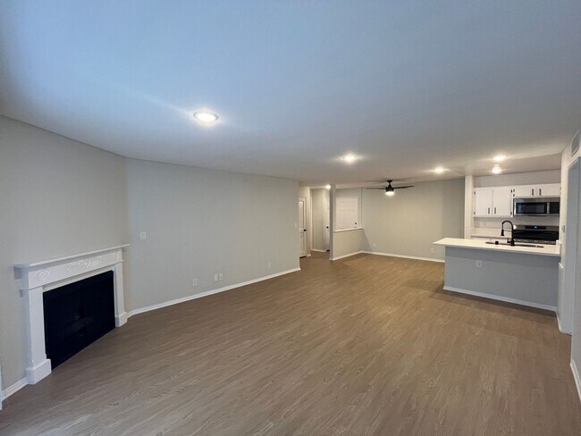 Photo - 1945 Glendon Avenue