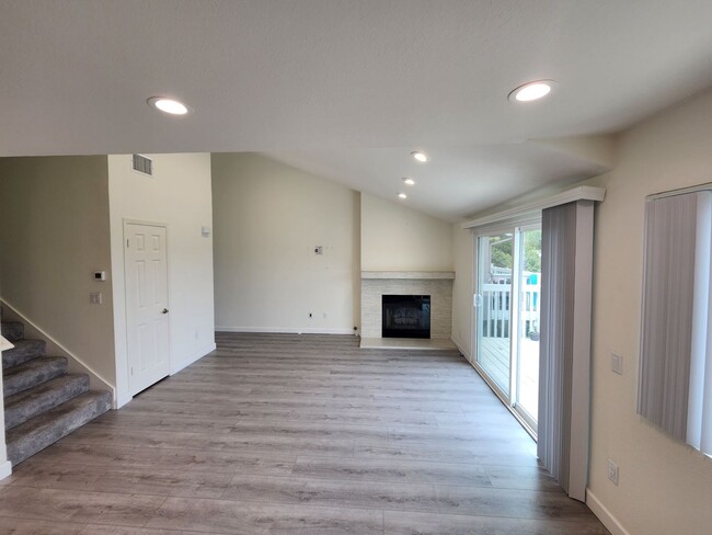 Photo - *** MOVE IN SPECIAL, $500 OFF FIRST MONTH'...