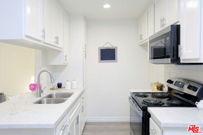 Photo - 536 Manhattan Pl Condo Unit 320