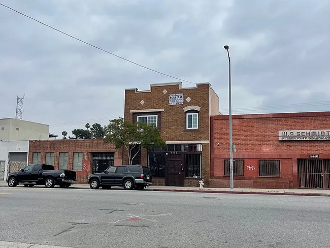 Building Photo - 5442 Alhambra Ave Unit B