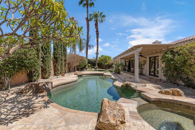 Building Photo - 79886 Dandelion Dr