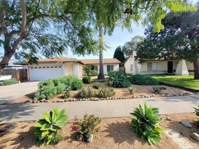 Building Photo - North Oxnard Lovely Home For Rent 3 Bedrooms and 2 bathrooms