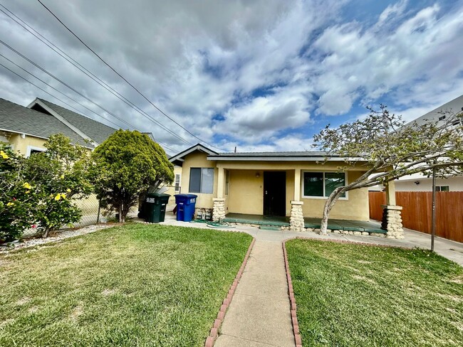 Beautiful 3 Bed Home For Rent! - Beautiful 3 Bed Home For Rent!