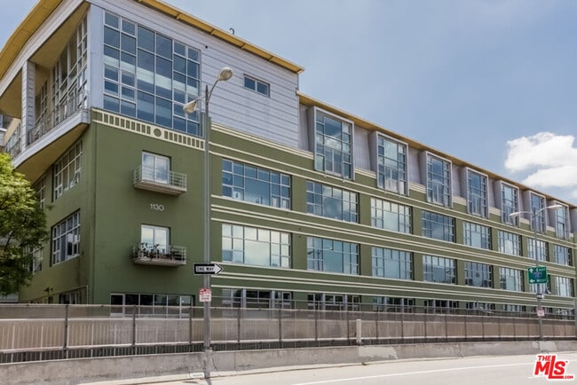 Building Photo - 1130 Flower St Unit 416