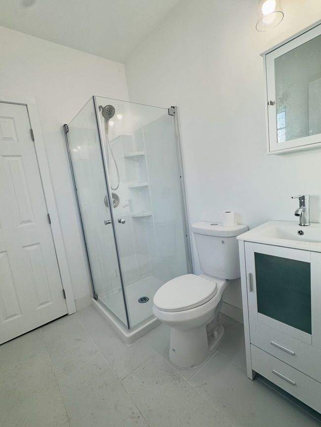 Photo - 3048 Guirado St Unit Back House