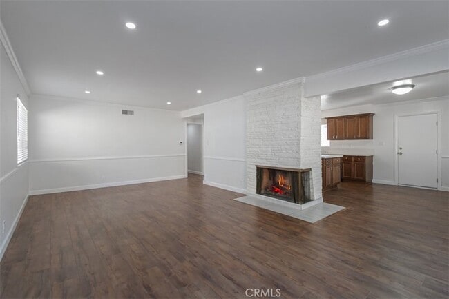 Photo - 18639 Liggett St