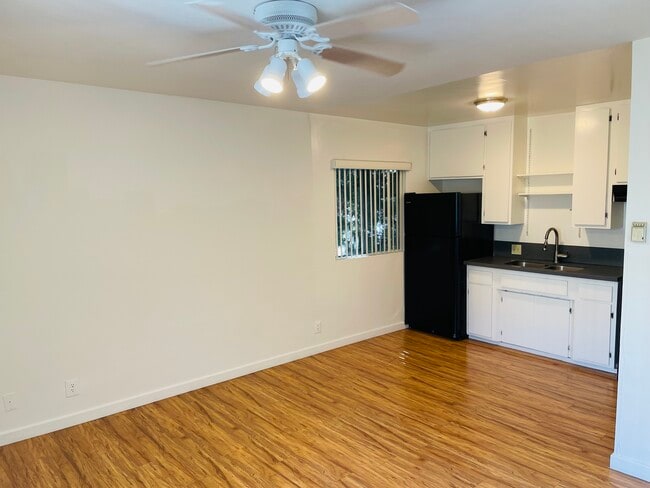 Photo - Westwood Plaza Apartments