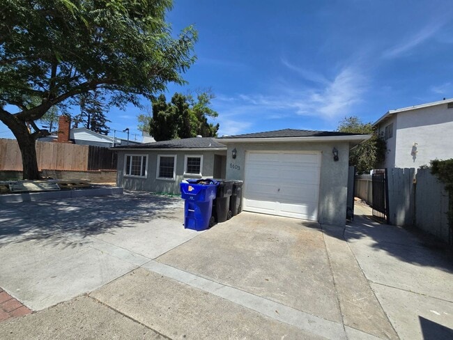 Photo - 6 bed house on Tipton Available!