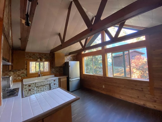 Photo - 54374 Valley-View Unit Upstairs