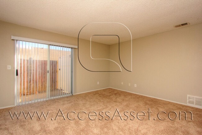 Photo - 33150 Esther St Unit 1