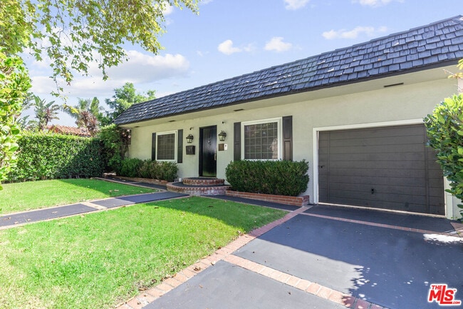 Photo - 736 N Alta Vista Blvd