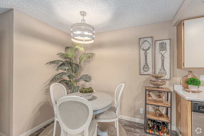 2BR, 2BA - 918SF - NON UPGRADED Dining Room - Wintercrest Village Apartments