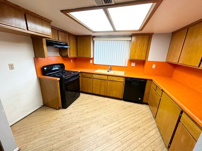 Photo - Beautiful 3 bed/2 bath unit in Huntington Beach Unit A