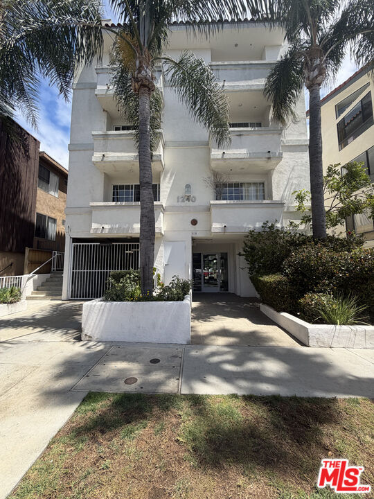 Building Photo - 1240 Amherst Ave Unit 101
