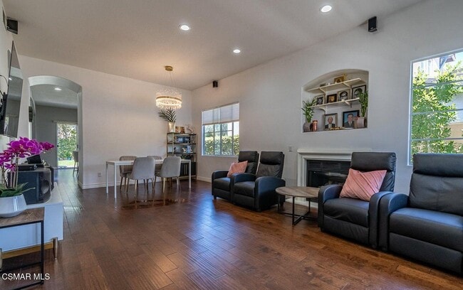 Photo - 665 Camino De La Luz