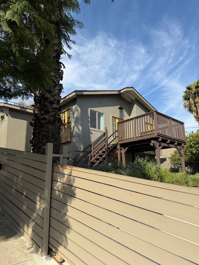 Building Photo - 2111 Montana St