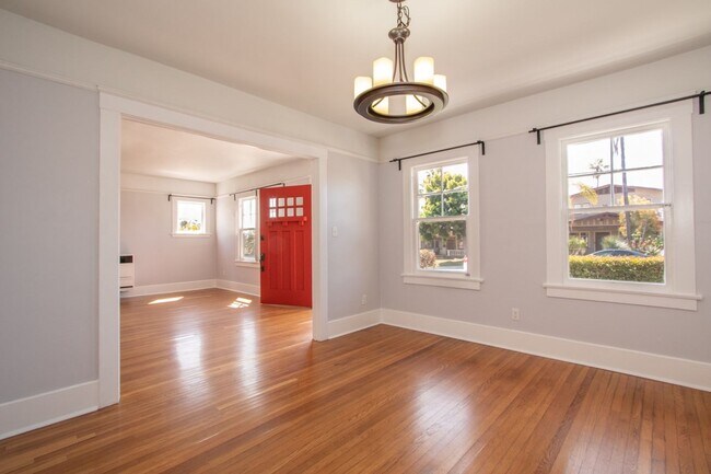 Photo - Charming North Park 2 Bedroom with Washer/Dryer, Backyard & Parking! Unit 3042