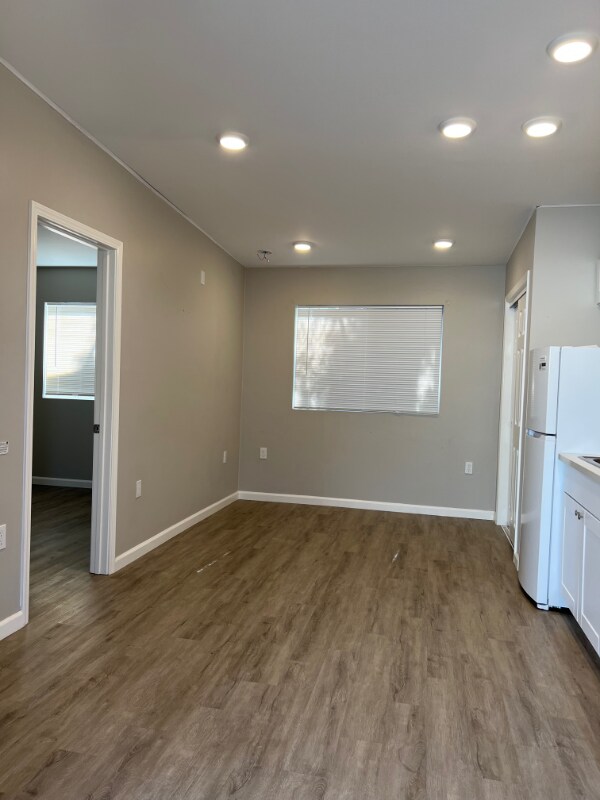 Photo - 201 Eaton Way