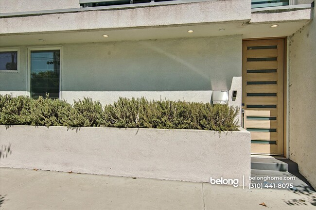 Photo - 5424 Camellia Ave
