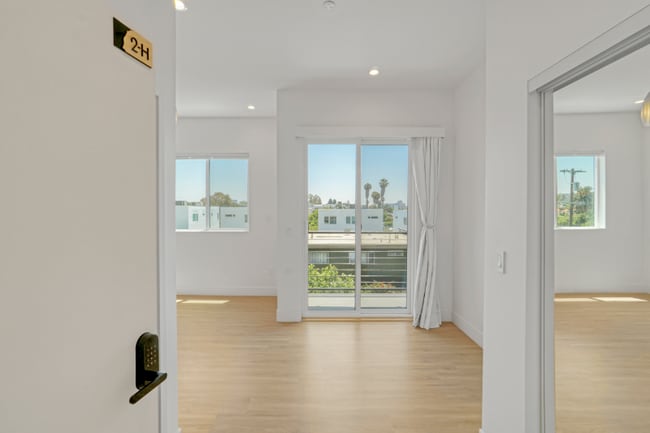 Building Photo - 4800-4802 S Slauson Ave