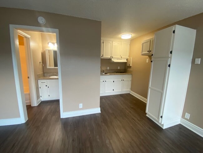 7466 Rosemead Apts - 7466 Rosemead Apts