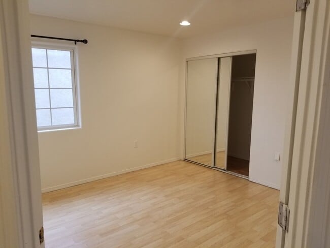Building Photo - 227 E 120th St Unit 4