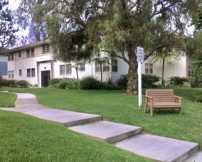 Building Photo - 5882 Bowcroft St Unit 3