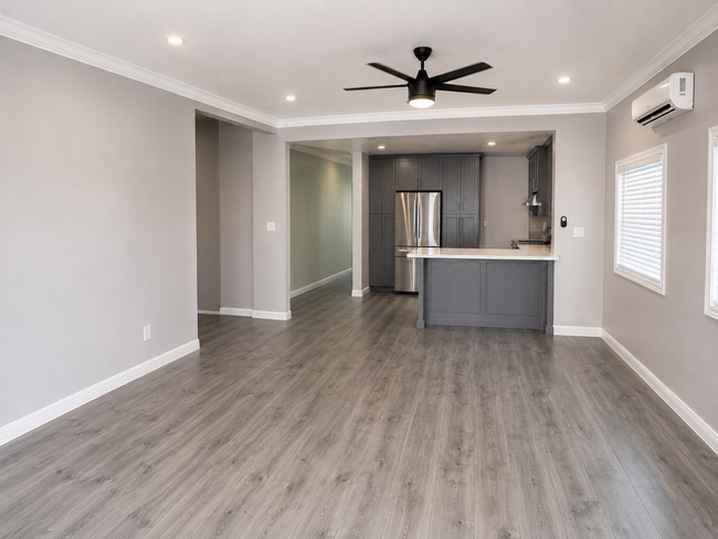 Dining room - 1114 W 57th St