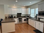 Photo - 1800 Oak St