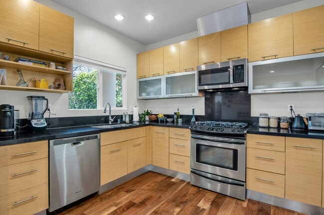 Photo - 2411-2413 Ocean Ave Unit 2413