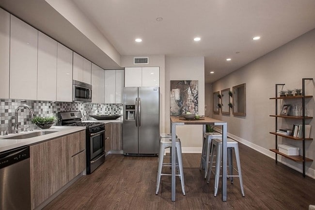 Building Photo - Vista Modern Apartments