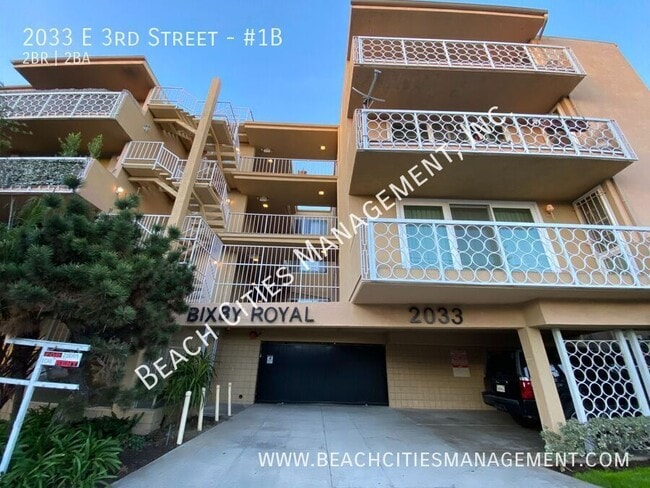 Building Photo - 2033 E 3rd St Unit #1B