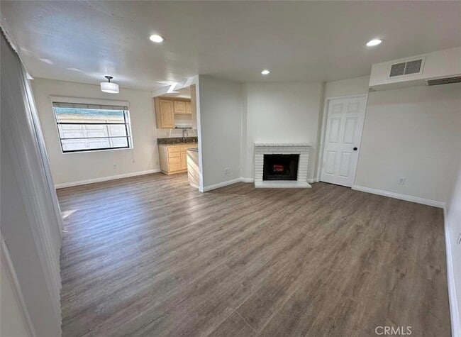 Photo - 139 S Poplar Ave Unit 25