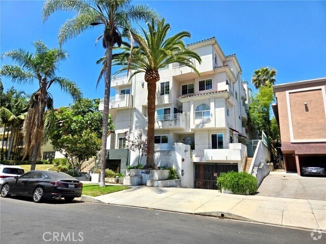 Building Photo - 845 S Plymouth Blvd Rental