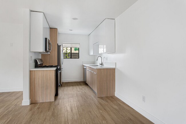 Photo - 1949 Park Grove Ave Unit 5