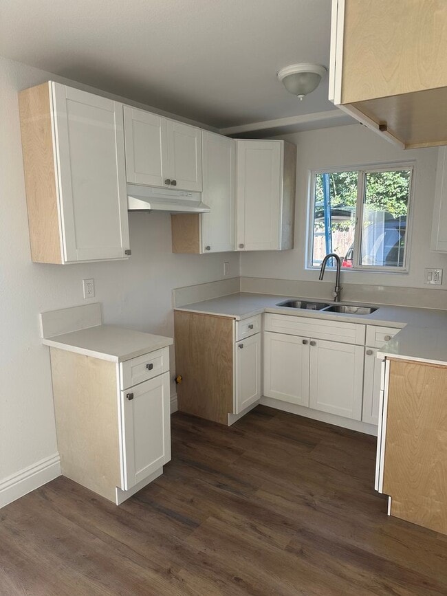 Photo - 1472-1472 E 21st St Unit 1472
