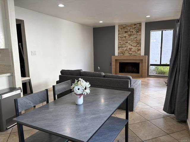 Photo - 1691 Melrose Ave