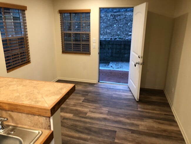 Photo - 23942 Scenic Dr