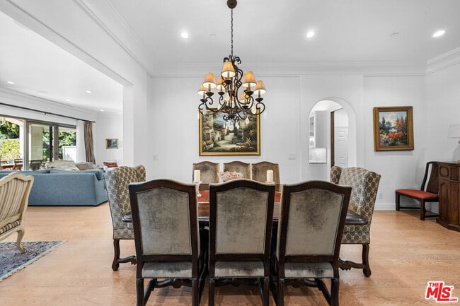 Photo - 1148 Centinela Ave