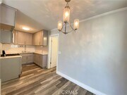 Photo - 539 W George St