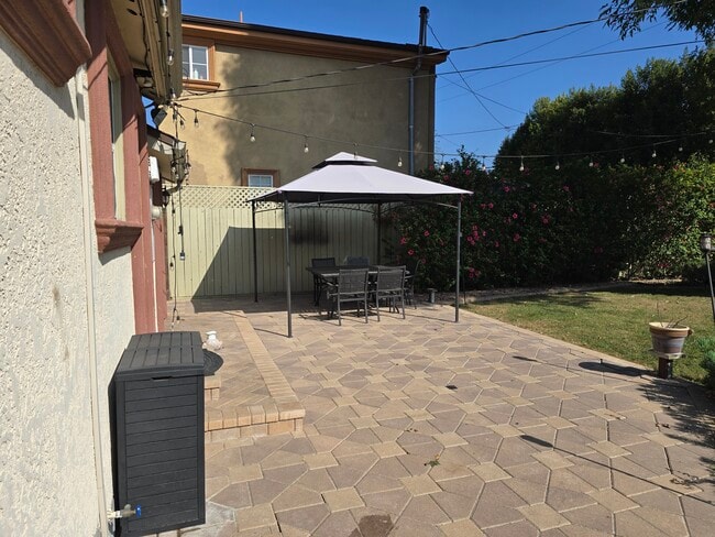 Photo - 8834 Boyar Ave