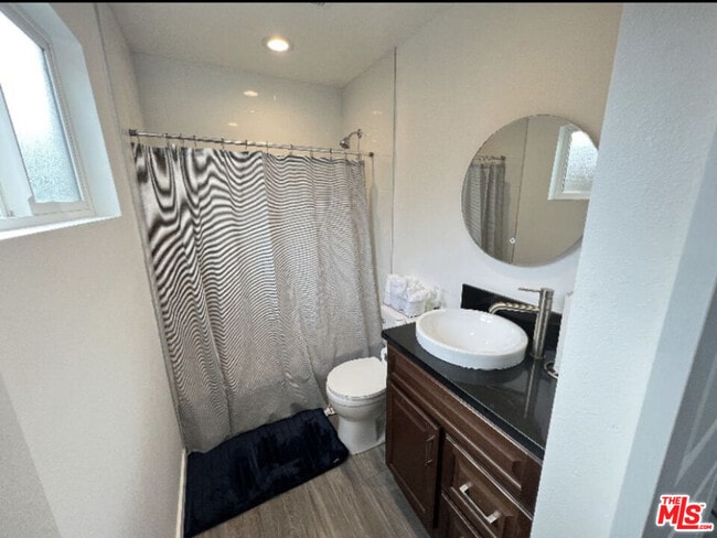 Photo - 332 W Ellis Ave