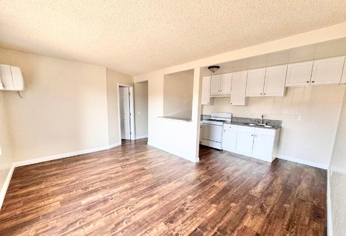 Photo - 6729 Woodley Ave Condo Unit 4