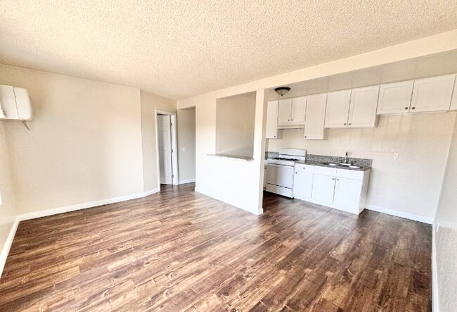 Building Photo - 6729 Woodley Ave Unit 4 Rental