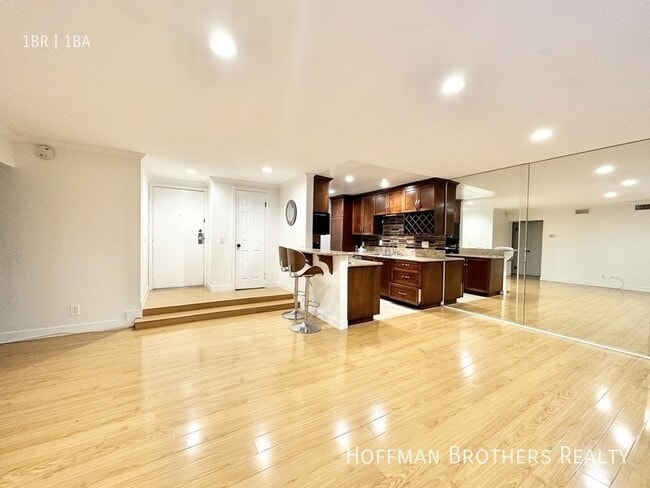 Photo - 1515 S Beverly Dr Unit 305