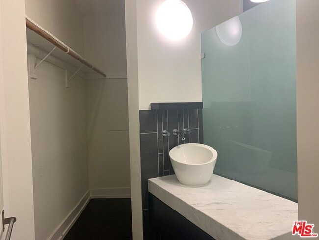 Photo - 727 W 7th St Unit 415