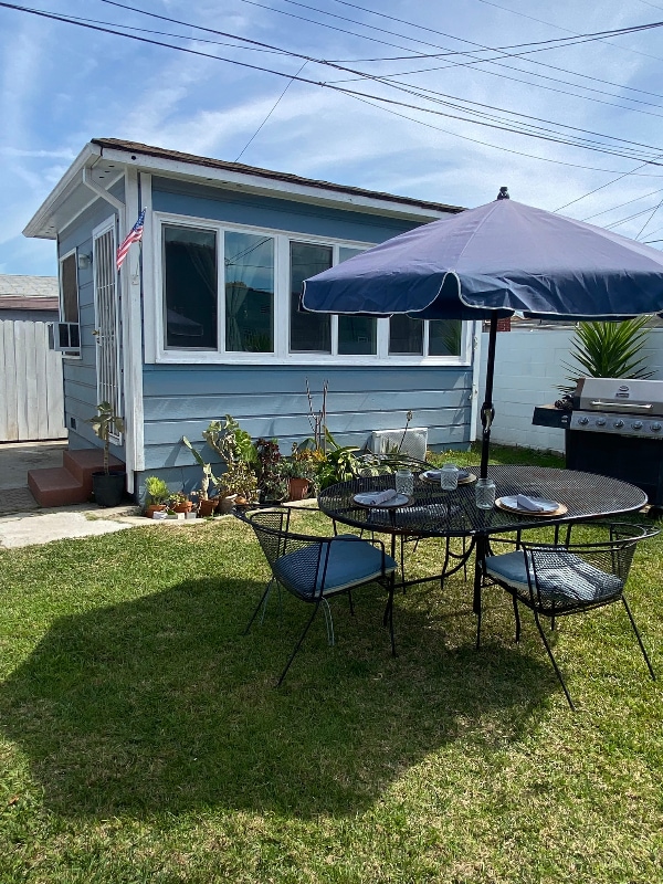 Building Photo - 8735 1/2 Harvard Blvd