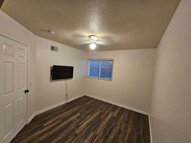 Building Photo - 1704 Horseshoe Ct Rental