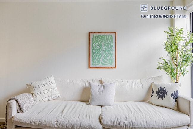 Photo - 654 N Virgil Ave Unit FL3-ID1371